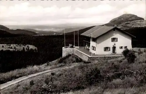 Ak Poppenhausen an der Wasserkuppe Rhön, Weiherberg, DAV Sektion Fulda e.V., Panorama