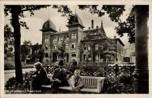 Ak Mönchengladbach am Niederrhein, Kaiserbad, Sitzbank, Personen, Junge