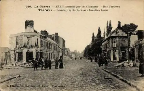 Ak Creil Oise, durch die Deutschen angezündete Häuser, Rue Gambetta, 1. Weltkrieg