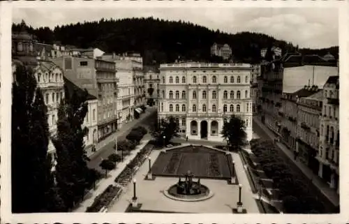 Ak Mariánské Lázně Marienbad Region Karlsbad, Schillerplatz, Evangelische Kirche