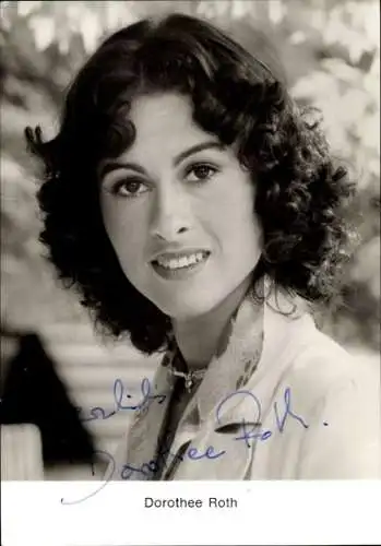 Ak Schauspielerin Dorothee Roth, Portrait, Autogramm