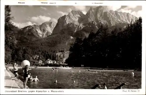 Ak Grainau im Kreis Garmisch Partenkirchen, Strandbad mit Alpspitze und Waxenstein