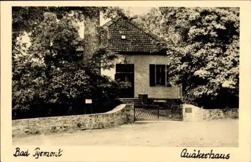 Foto Ak Bad Pyrmont, Blick zum Quäkerhaus, Eingang