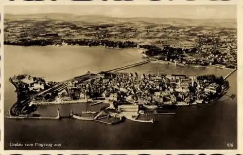 Ak Lindau am Bodensee Schwaben, Fliegeraufnahme der Insel