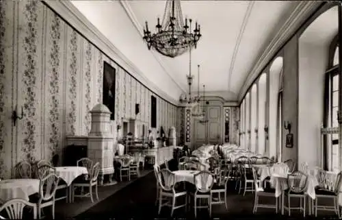 Ak Schwetzingen in Baden, Theater-Restaurant Schlosscafé, Kronleuchter