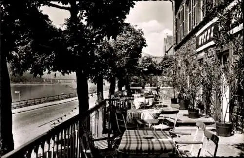 Ak Ediger Eller an der Mosel, Hotel und Weinhaus zum Löwen, Terrasse