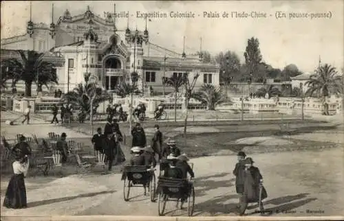 Ak Marseille Bouches du Rhône, Exposition Coloniale, Palais de l'Indo Chine, pousse pousse