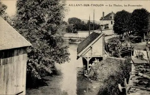 Ak Aillant sur Tholon Yonne, Wäscherinnen am Fluss, Promenade
