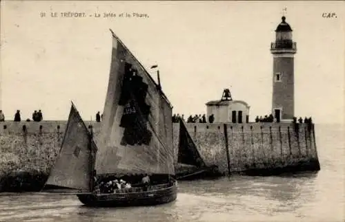 Ak Le Tréport Seine Maritime, Mole, Leuchtturm, Segelboot