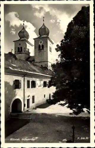 Ak Millstatt Kärnten, Blick auf die Stiftskirche
