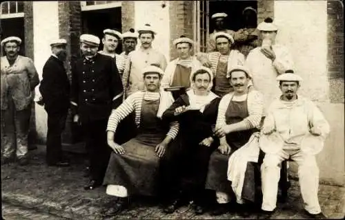 Foto Ak Französische Marinesoldaten in Uniformen, Gruppenbild