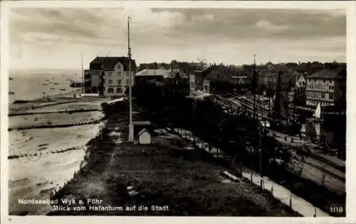 Ak Wyk auf Föhr Nordfriesland, Blick vom Hafenturm auf die Stadt