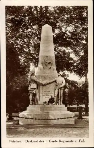 Ak Potsdam, Denkmal des 1. Garde Regiments z. Fuß
