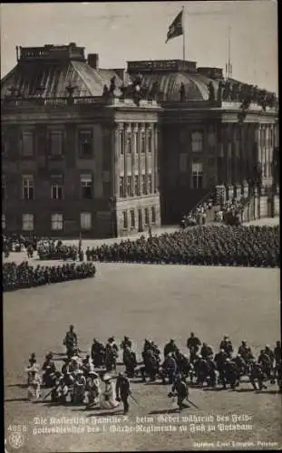 Ak Potsdam, Kaiserliche Familie unter Wilhelm II., Feldgottesdienst des 1. Garde Regt. zu Fuß
