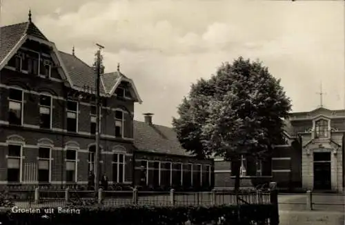 Ak Beerta Groningen Niederlande, Wohnhaus, Zaun, Menschen an Tür