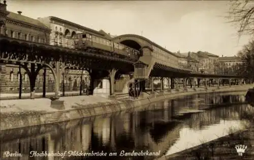 Ak Berlin Kreuzberg, Hochbahnhof Möckernbrücke, Landwehrkanal
