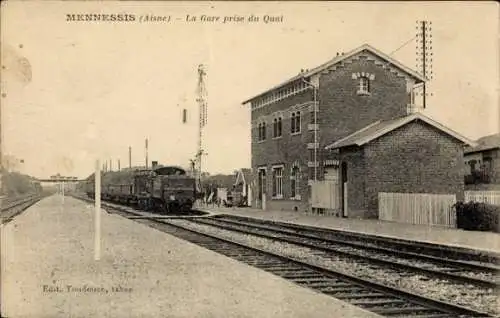Ak Mennessis Aisne, Der Bahnhof vom Quai aus