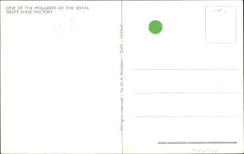 Ak Delft Südholland, Delfter Keramik-Fabrik, Töpfer bei der Arbeit, Töpferscheibe