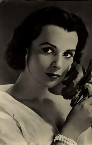 Ak Schauspielerin Claire Bloom, Portrait