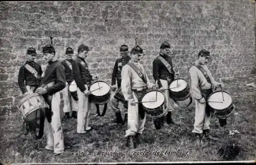 Ak At the Barracks, The Drum School, Tamburine, Franz. Soldat