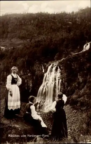 Ak Hardanger Norwegen, Wasserfall, Mädchen