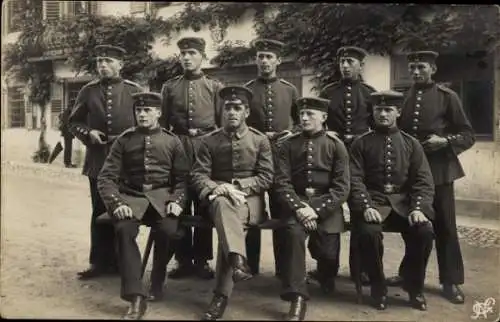 Foto Ak Deutsche Soldaten in Uniformen, Gruppenbild, Kaiserzeit