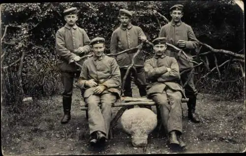 Foto Ak Deutsche Soldaten in Uniformen, Gruppenbild, Kaiserzeit, Flandern