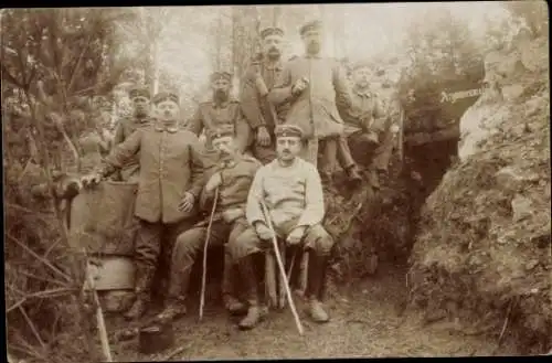 Foto Ak Deutsche Soldaten in Uniformen, Gruppenbild, Kaiserzeit