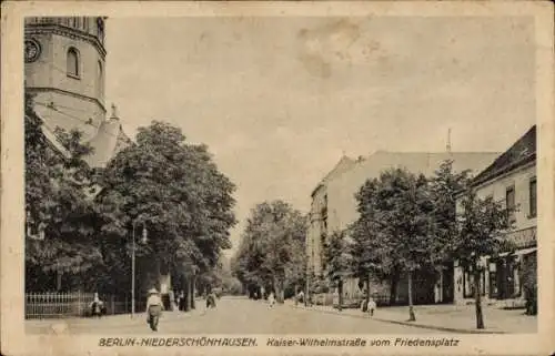 Ak Berlin Pankow Niederschönhausen, Kaiser Wilhelm Straße vom Friedensplatz gesehen