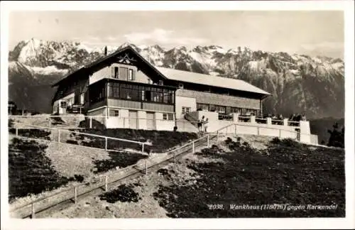 Ak Garmisch Partenkirchen in Oberbayern, Wankhaus gegen Karwendel