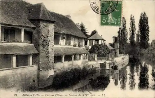 Ak Argentan Orne, vue sur l'Orne, Maison du XIVe siecle