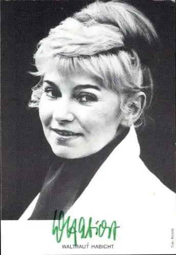 Ak Schauspielerin Waltraut Habicht, Portrait, Autogramm