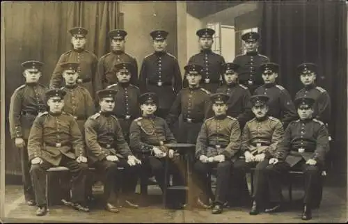 Foto Ak Deutsche Soldaten in Uniform, Gruppenbild, Oldenburg in Oldenburg, Winter 1913-14