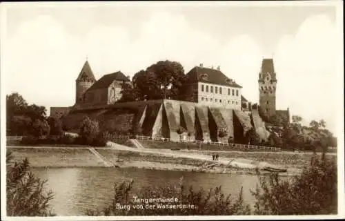 Ak Tangermünde an der Elbe, Burg, Blick von der Wasserseite