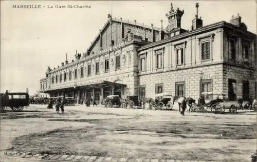 Ak Marseille en Bouches du Rhône, La Gare Saint Charles, Arrivee, Ansicht des Bahnhofes