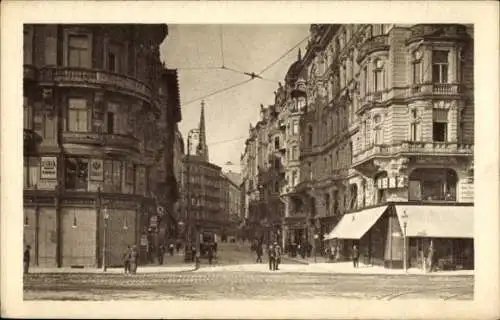 Ak Wien 1. Innere Stadt Österreich, Rotenturmstraße mit Geschäft Herz, Passanten, Kirchturm