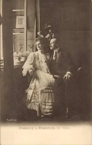 Ak Großherzog Ernst Ludwig von Hessen Darmstadt mit Gemahlin am Fenster