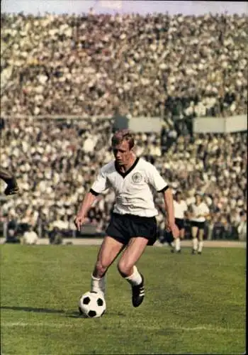 Ak Fußballspieler Siegfried Held, Stürmer, Borussia Dortmund, Fußball WM 1970, Stadion
