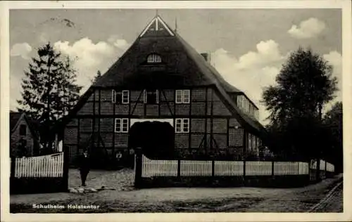 Ak Hoisdorf in Schleswig Holstein, Schullandheim Holstentor, Fachwerkhaus