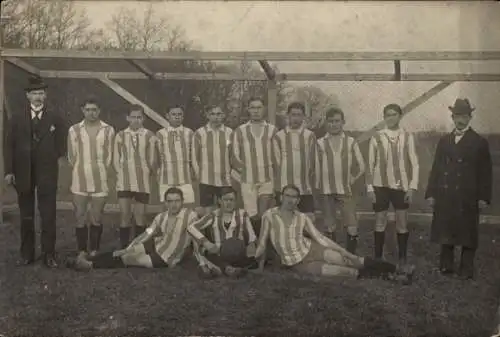 Foto Ak Dreieich in Hessen, Fußballmannschaft, Gruppenbild