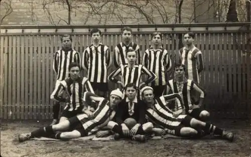 Foto Ak Dreieich in Hessen, Fußballmannschaft, Gruppenbild