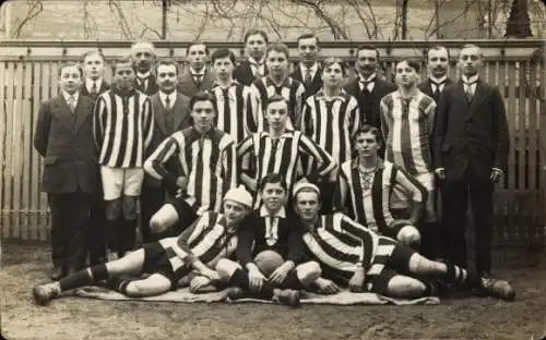 Foto Ak Dreieich in Hessen, Fußballmannschaft, Gruppenbild