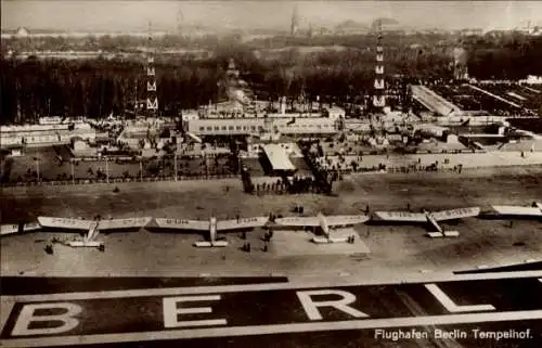 Ak Berlin Tempelhof, Zentralflughafen, Flugzeuge