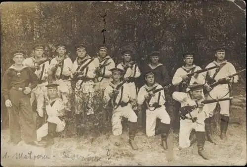 Foto Ak Deutsche Soldaten in Uniformen, Seeleute, Matrosen-Division