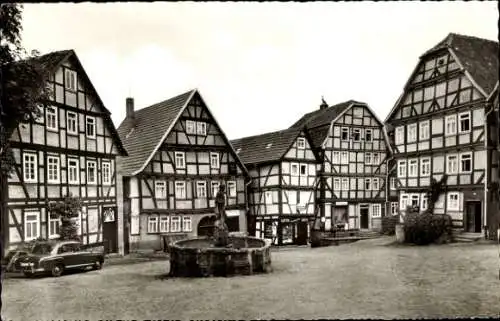 Ak Schlitz in Hessen, Am Marktplatz, Brunnen, Fachwerkhäuser