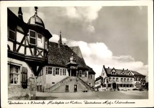 Ak Deidesheim an der Weinstraße, Marktplatz mit Rathaus, Deidesheimer Hof, Andreasbrunnen