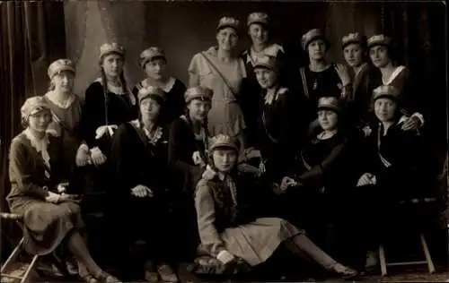 Studentika Foto Ak Memmingen in Schwaben, Absolvia der Töchterschule 1931, Gruppenbild