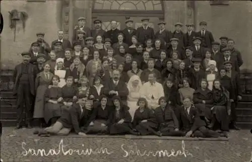 Foto Ak Schirmeck Elsass Bas Rhin, Sanatorium, Gruppenbild, 1923