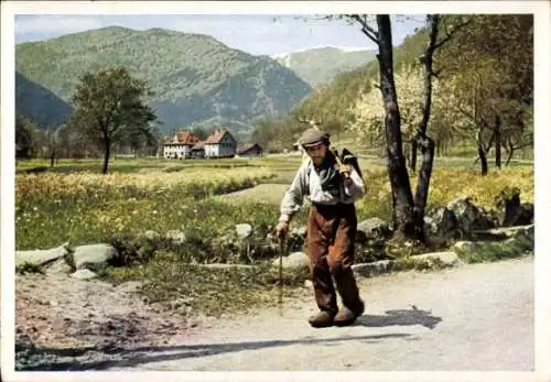 Ak Metzeral Altenhof Haut Rhin, Münstertal, Mann mit Heugabel, Berge