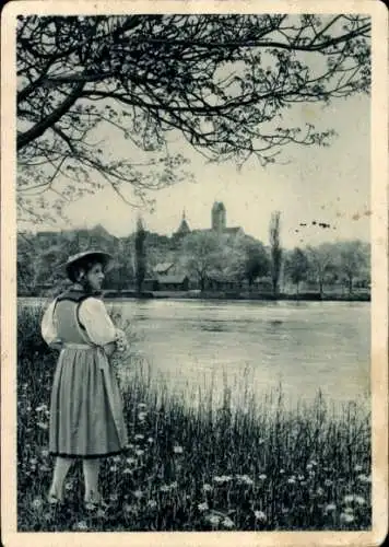 Ak Aarau Kanton Aargau, Eidg. Turnfest Jahrhundertfeier 9.-18. Juli 1932, Frau in Tracht, Ufer